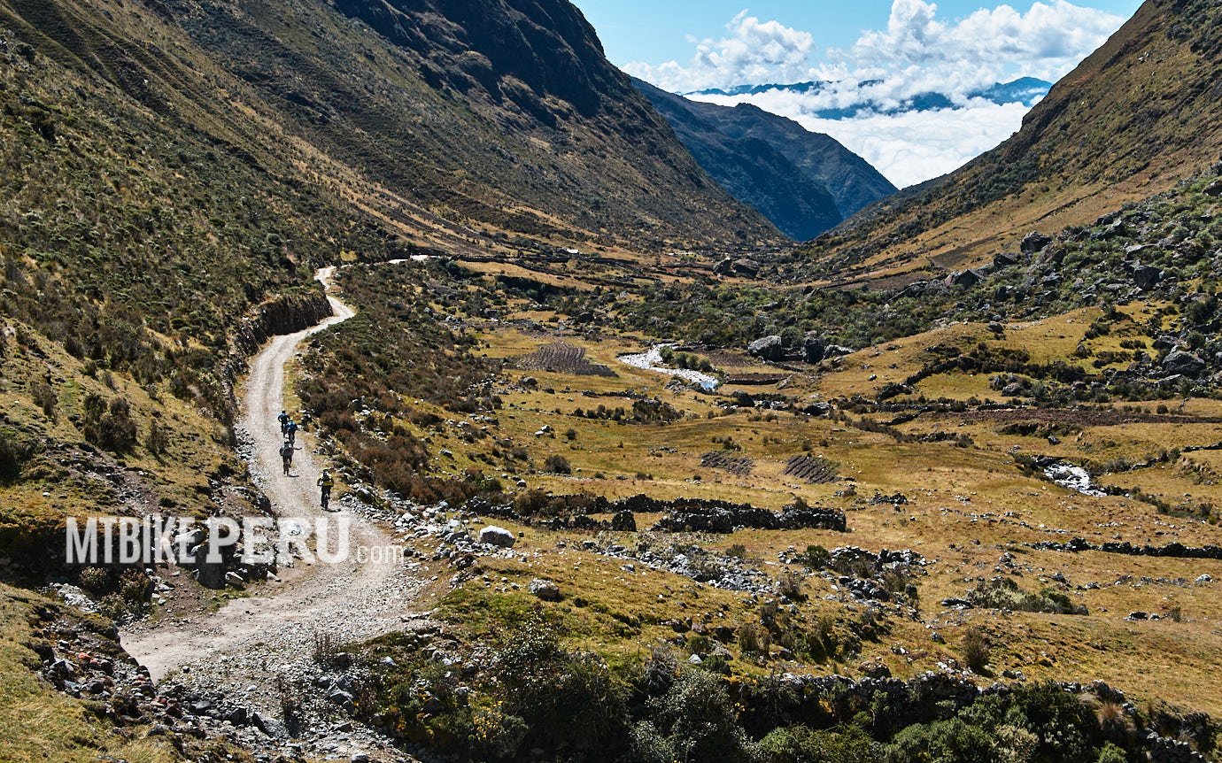 1590043 mountain bike peru