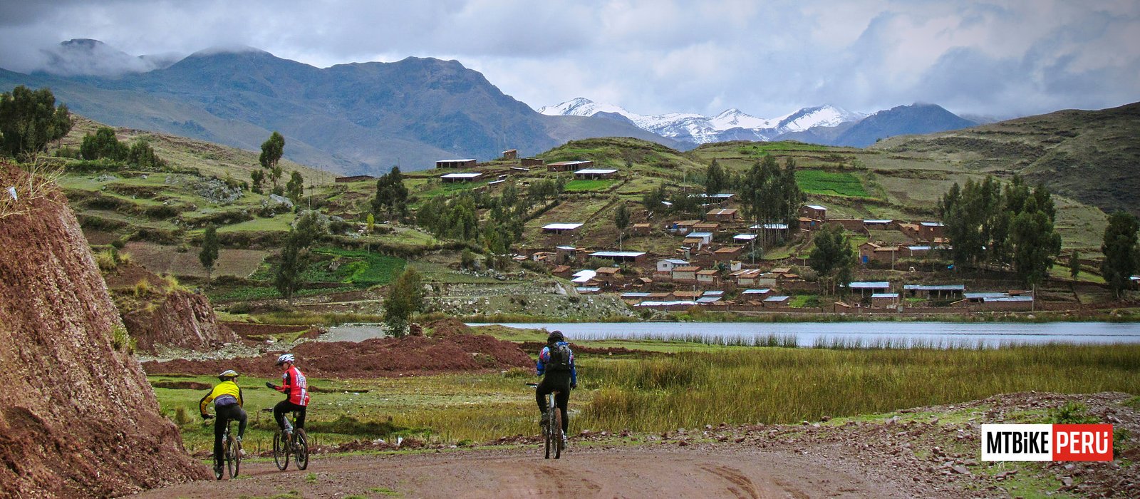 cusco cuatro lagunas 047 mountain bike peru